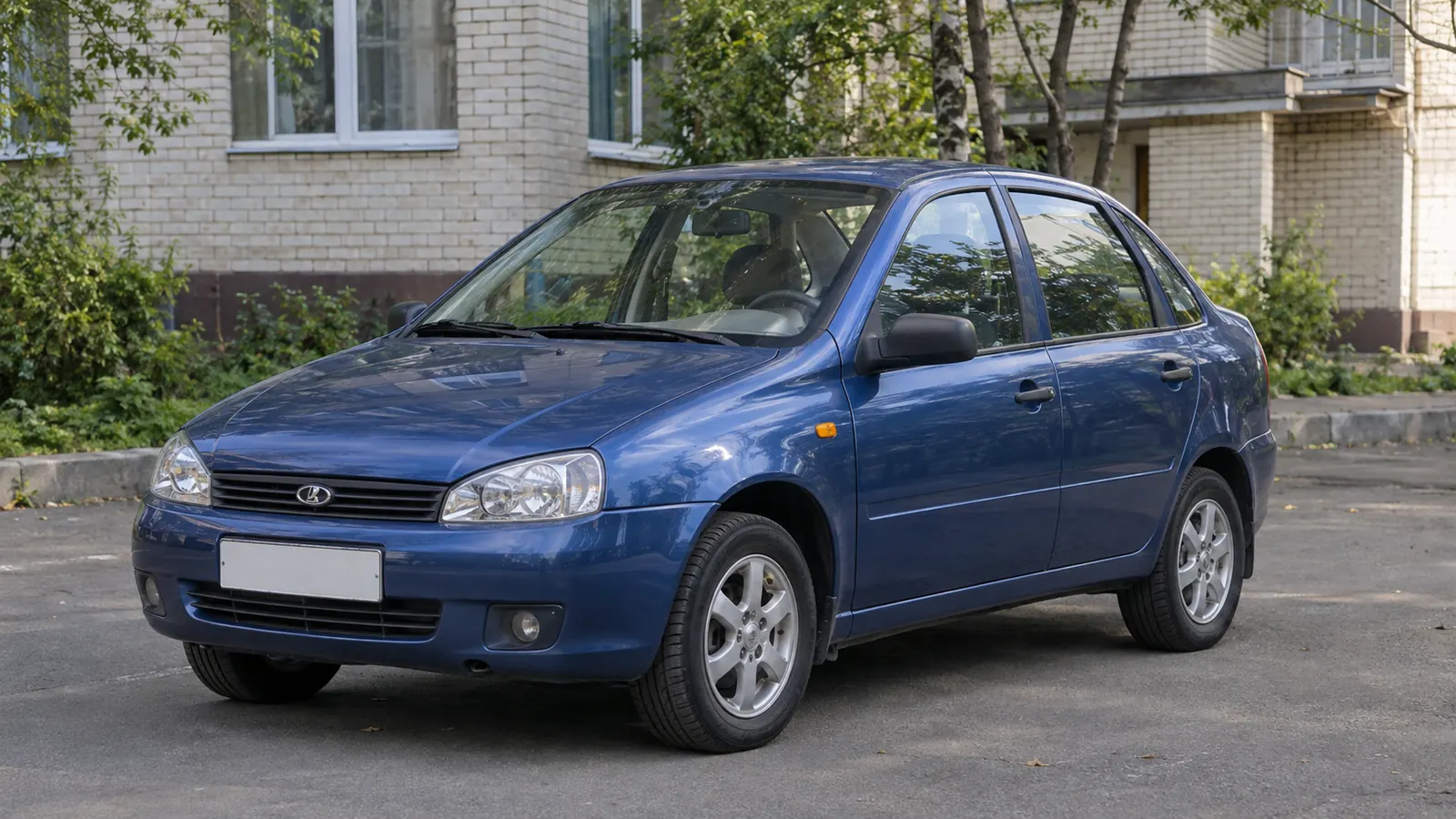 Продать синюю Ладу Калину седан 2006 года в Воронеже
