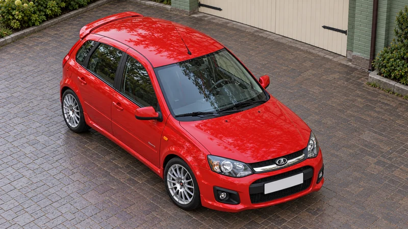 Продать красную Ладу Калину Sport 2014 года в Ростове-на-Дону