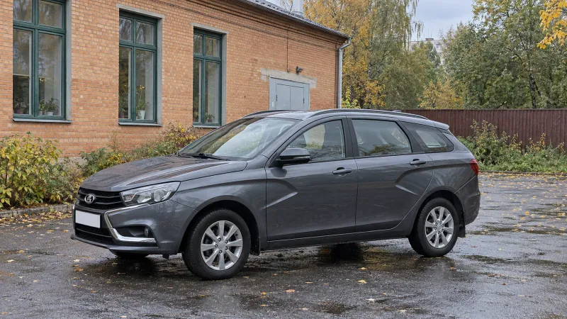 Продать серую Ладу Весту SW 2020 года в Самаре
