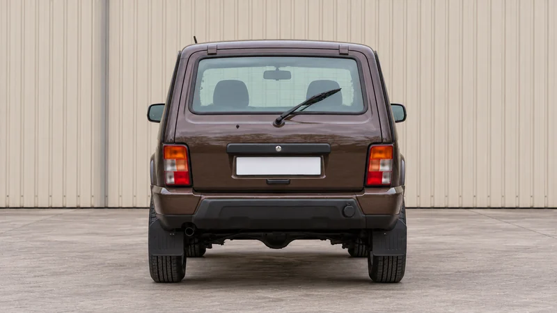 Продать коричневую Ниву 4×4 Urban 2018 года в Уфе